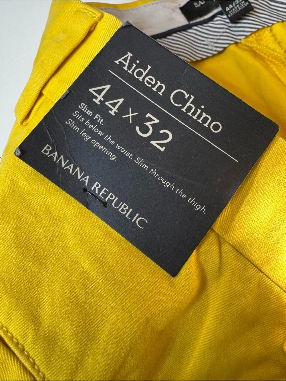 Banana Republic Aiden Chino Pants 44x32 Yellow Slim Fit Stretch Chinos NWT